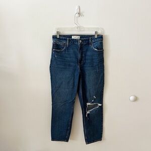 A&F the mom high rise distressed jeans in blue